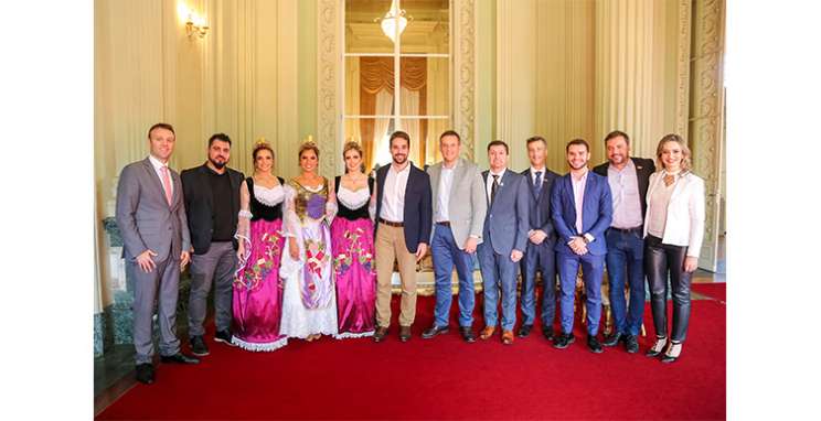 Governador Eduardo Leite confirma presença em ato solene da ExpoBento e Fenavinho