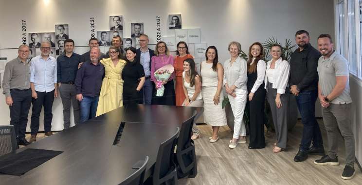 Marijane Paese é entronizada na galeria de presidentes do CIC-BG