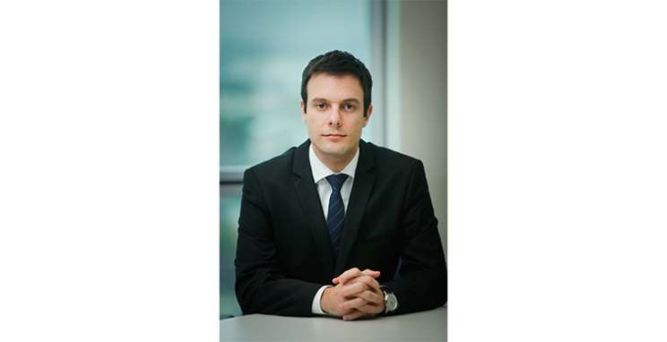 Economista do Sicredi palestra no CIC-BG