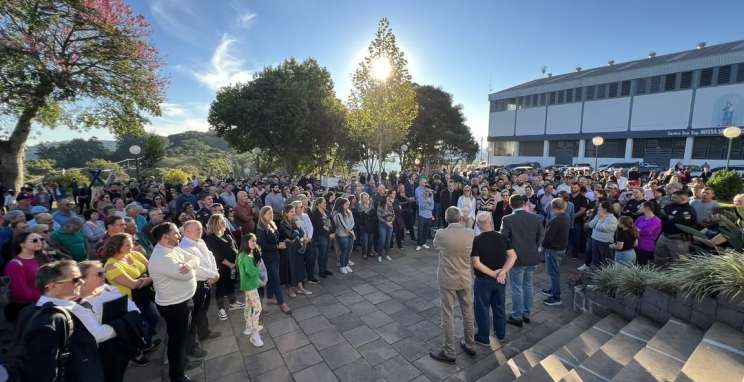 Unidos por Bento participa de homenagens às vítimas da tragédia climática do ano passado e reconhecimento aos voluntários
