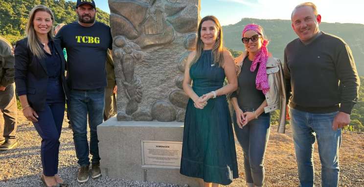 Unidos por Bento participa de homenagens às vítimas da tragédia climática do ano passado e reconhecimento aos voluntários