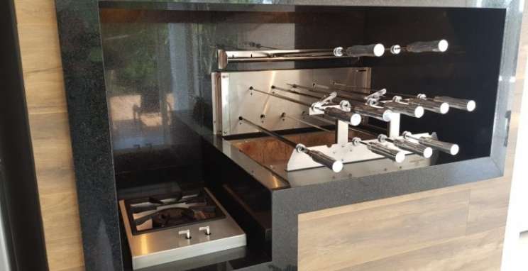 SB Churrasqueiras comercializa equipamentos para espaços gourmet