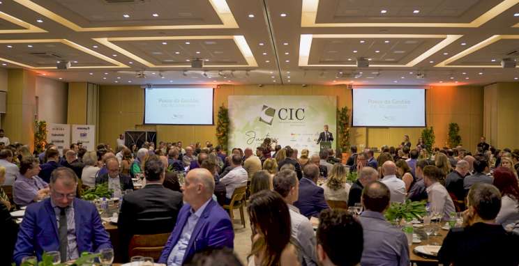 Carlos Lazzari e diretoria são empossados para comandar CIC-BG no biênio 2024-2025