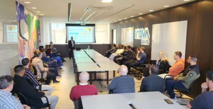 Com casa cheia, InovaBento conhece o case de transformação digital Tacchini