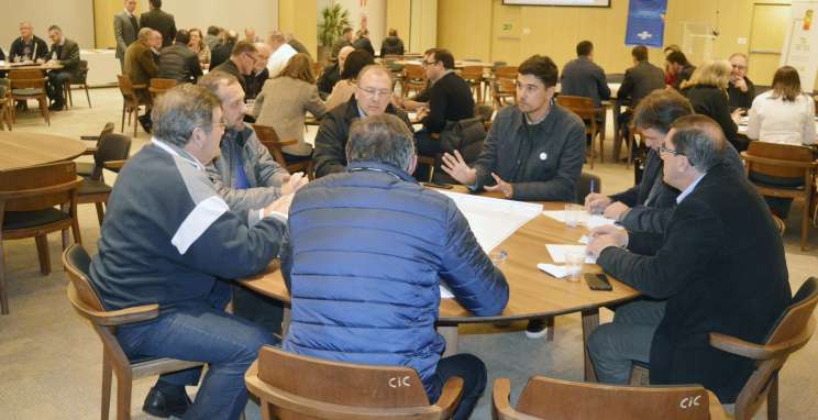 Bento Gonçalves apresenta suas propostas para o Estado em encontro da Agenda 20/20