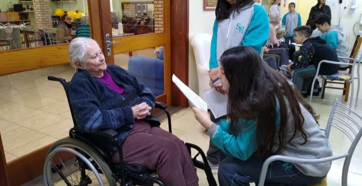 Projeto leva universo da literatura a entidades assistenciais de Bento Gonçalves