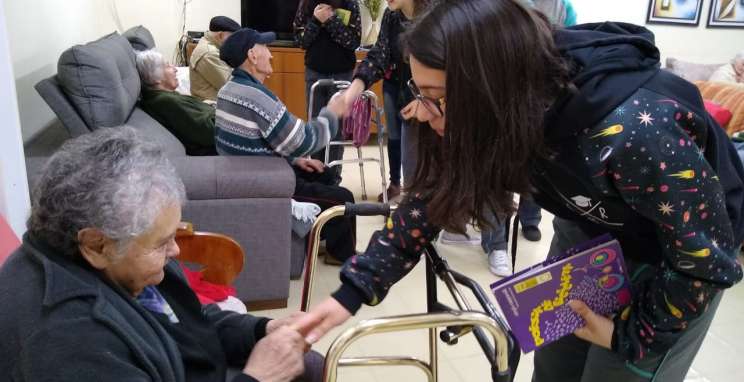 Projeto leva universo da literatura a entidades assistenciais de Bento Gonçalves