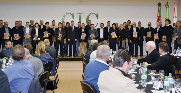 Curva da economia é ascendente, aponta Panorama Socioeconômico, do CIC-BG