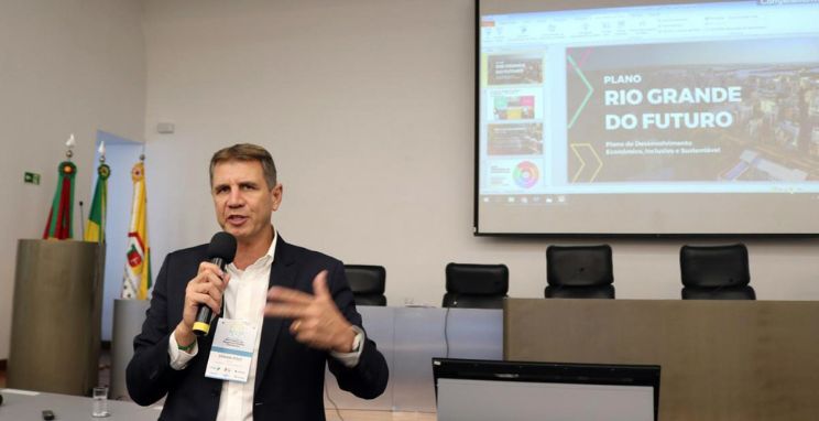 No CIC-BG, Secretário Ernani Polo mostra caminhos para o RS crescer