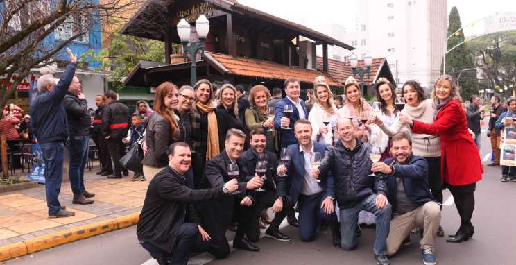 Bento Gonçalves vive momento histórico com volta do vinho encanado