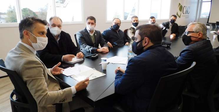 CIC-BG recebe Presidente da Assembleia Legislativa, Gabriel Souza, e deputado Carlos Búrigo