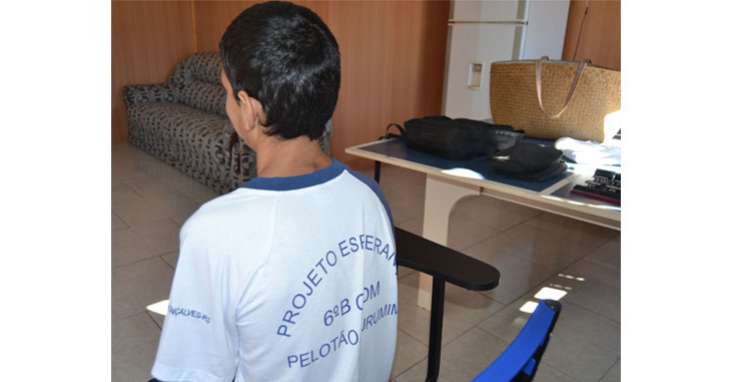 6º BCom e Parceiros Voluntários promovem ação de corte de cabelo com adolescentes