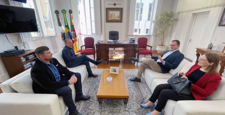  Diretorias da 32ª ExpoBento e 19ª Fenavinho iniciam circuitos de visitas oficiais com entrega de convite ao prefeito de Bento Gonçalves