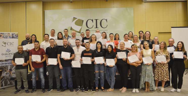 Qualifica Bento conclui capacitação sobre liderança assertiva   