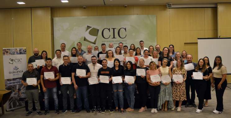 Qualifica Bento conclui capacitação sobre liderança assertiva   