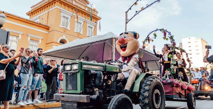 20ª Fenavinho abre inscrições para o Desfile Cultural