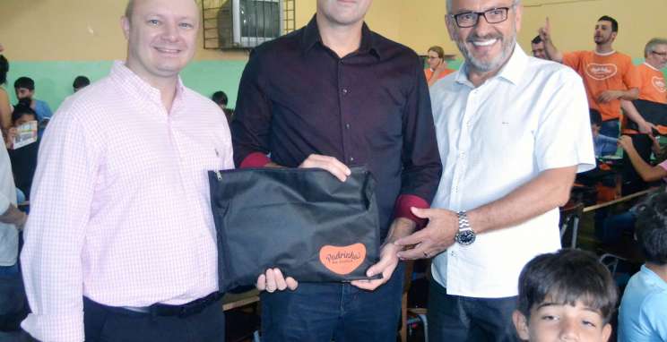 CIC-BG e ExpoBento acompanham entrega de doações do projeto Padrinhos na Escola