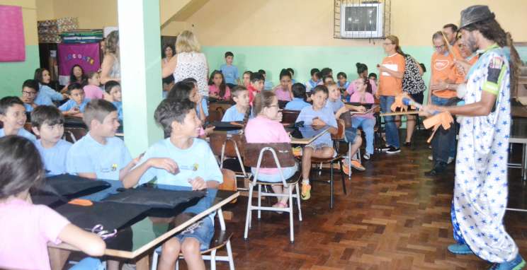 CIC-BG e ExpoBento acompanham entrega de doações do projeto Padrinhos na Escola