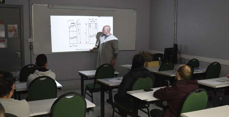 Projeto do CIC-BG inicia cursos de iniciação profissional