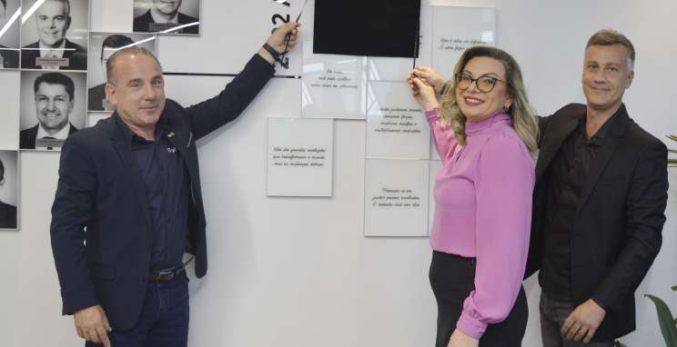 Marijane Paese é entronizada na galeria de presidentes do CIC-BG