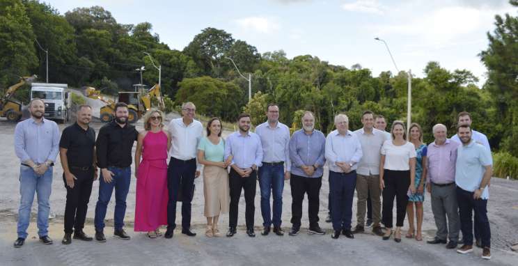 CIC-BG entrega pauta de reivindicações a governador em exercício