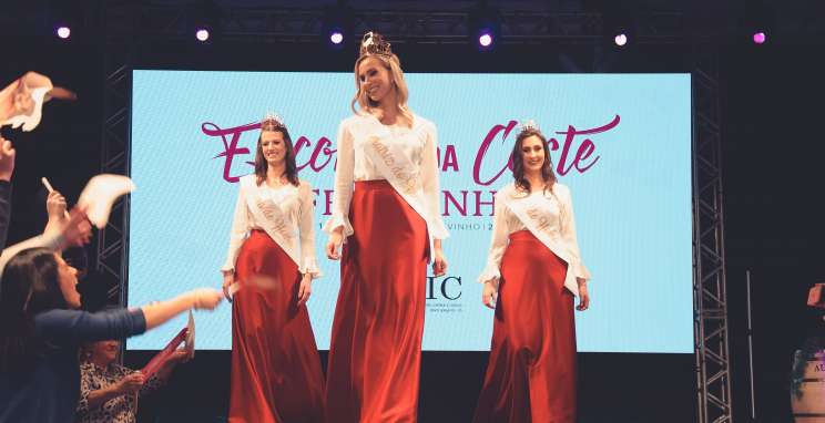 Laís Dupont é a Imperatriz do Vinho e Raiane Conci e Letícia Beliski são as Damas de Honra da 17ª Fenavinho