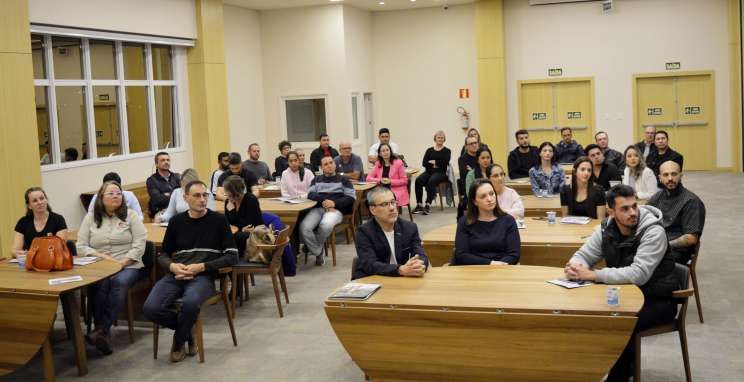 Qualifica Bento promove curso para aprimorar liderança