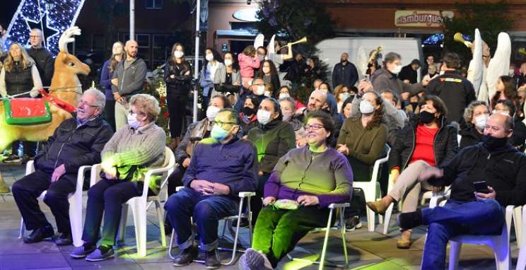 Estreia da quinta edição do projeto EnCantos emociona e diverte  na Praça das Rosas