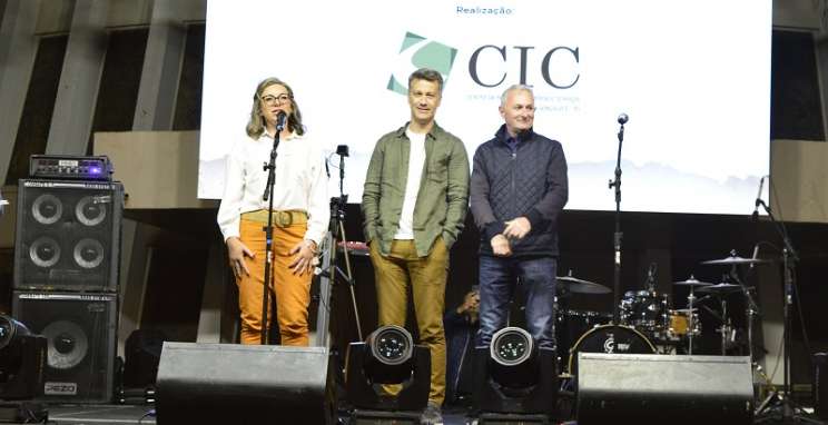 Projeto EnCantos aquece a noite do bairro São Bento com música e alegria