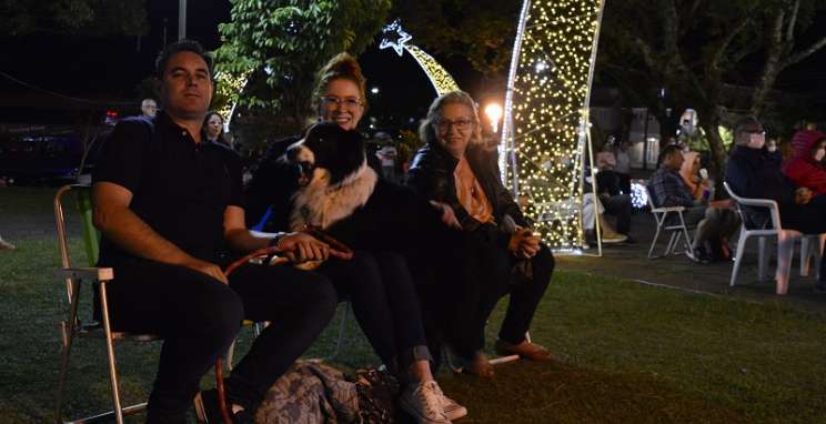 Projeto EnCantos aquece a noite do bairro São Bento com música e alegria