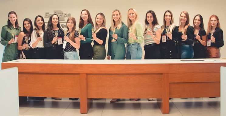 Candidatas à corte da 17ª Fenavinho encerraram fase de conhecimento e visitas técnicas no fim de semana