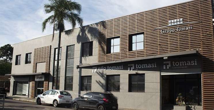 Fachada Grupo Tomasi