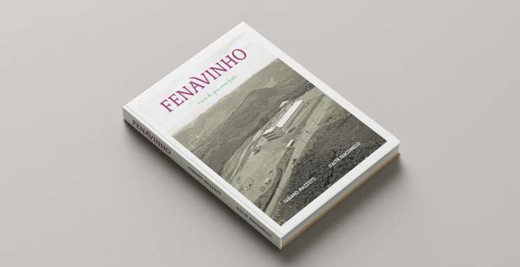 Em plena festa, Fenavinho ganha livro para reverenciar sua história
