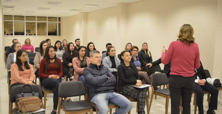 Qualifica Bento certifica alunos do curso de "Dicção, Desinibição e Oratória"