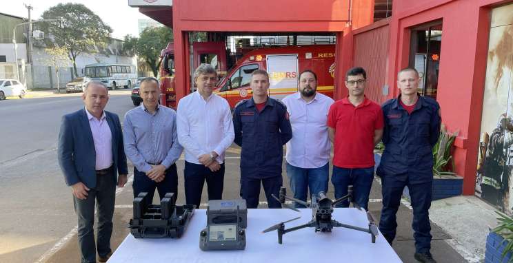 Unidos por Bento entrega drone de última geração para forças policiais do município