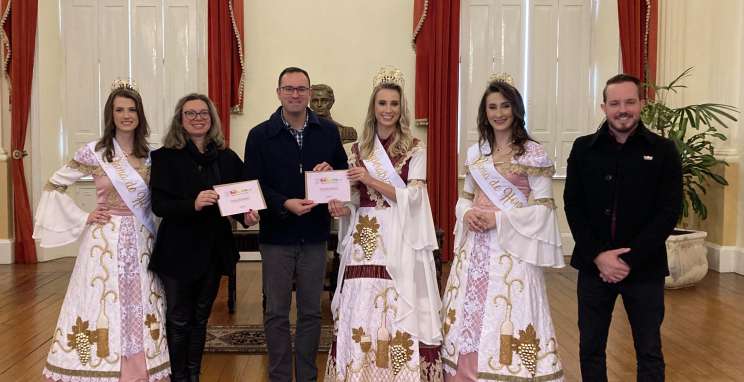 Comitiva convida Governador do RS para abertura da 30ª ExpoBento e da 17ª Fenavinho