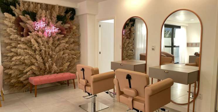 Cici Makeup é um espaço especializado em beleza e estética