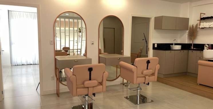 Cici Makeup é um espaço especializado em beleza e estética