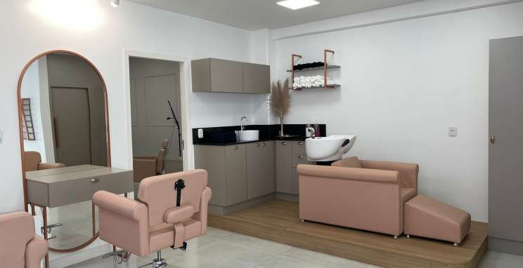 Cici Makeup é um espaço especializado em beleza e estética