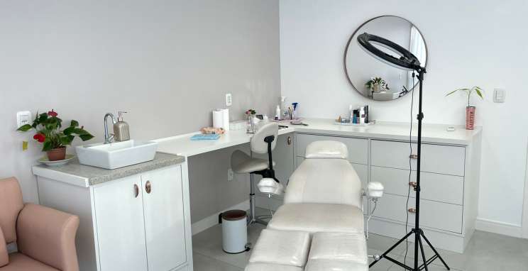 Cici Makeup é um espaço especializado em beleza e estética