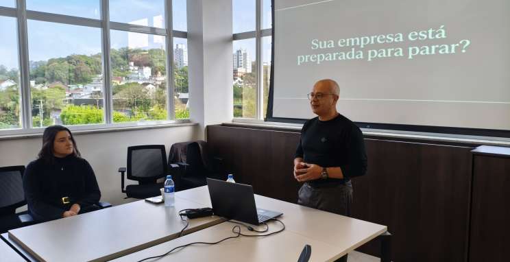 Falhas na proteção de dados podem custar caro às empresas, alerta especialista em evento do InovaBento