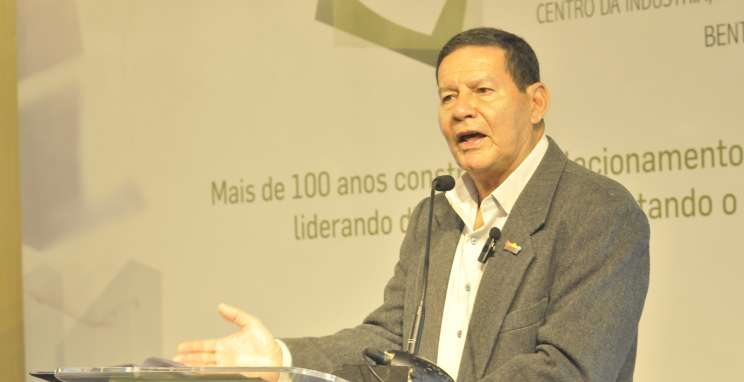 Em Bento Gonçalves, Mourão diz que Brasil precisa agir com pragmatismo e flexibilidade