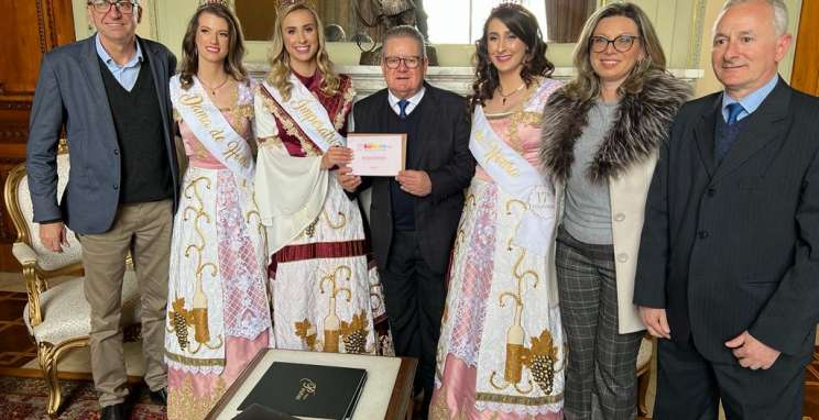 Comitiva convida Governador do RS para abertura da 30ª ExpoBento e da 17ª Fenavinho