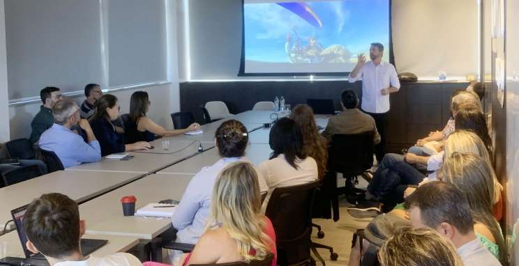 Bom dia, Aline! Entrando em contato novamente em nome da 32ª Expobento e 19ª Fenavinho. Você teria um mídia kit para compartilhar conosco? A diretoria de Marketing gostaria de solicitar para análise e