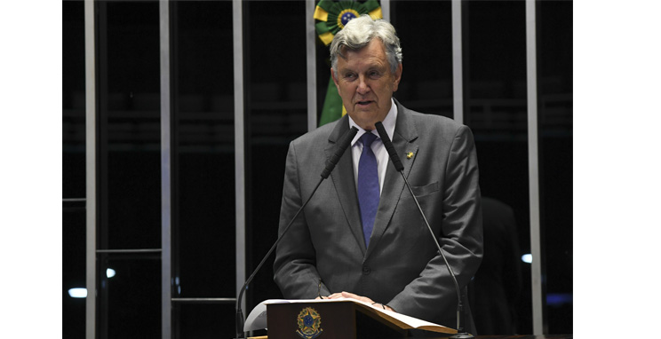 Heinze foca na desburocratização da máquina pública