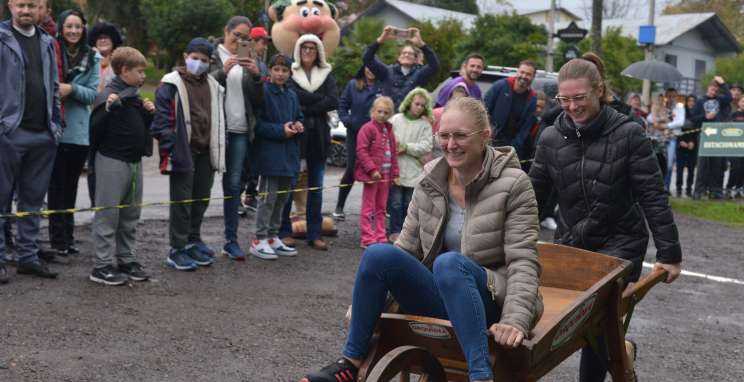 Jogos Coloniais da 17ª Fenavinho definem finalistas da competição