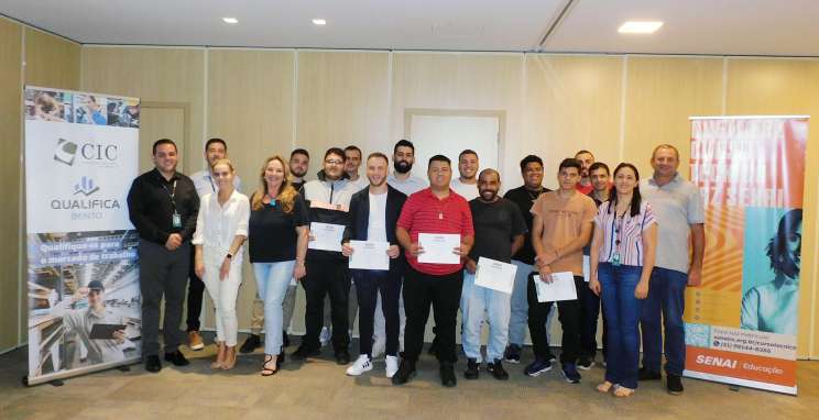 Qualifica Bento entrega certificados para primeiras turmas em 2024