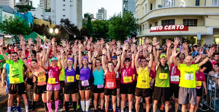 Sparkling Night Run celebra quinta edição com mais de 700 participantes