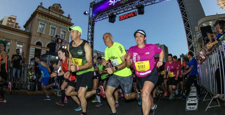 Sparkling Night Run celebra quinta edição com mais de 700 participantes