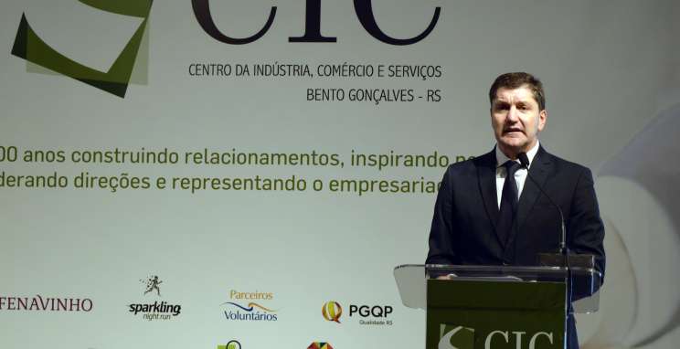 Sociedade precisa auxiliar o setor público, diz presidente do Observatório Social